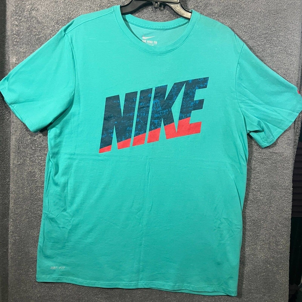 Nike Men's Sportswear T-Shirt Active Short Sleeve Graphic Tee